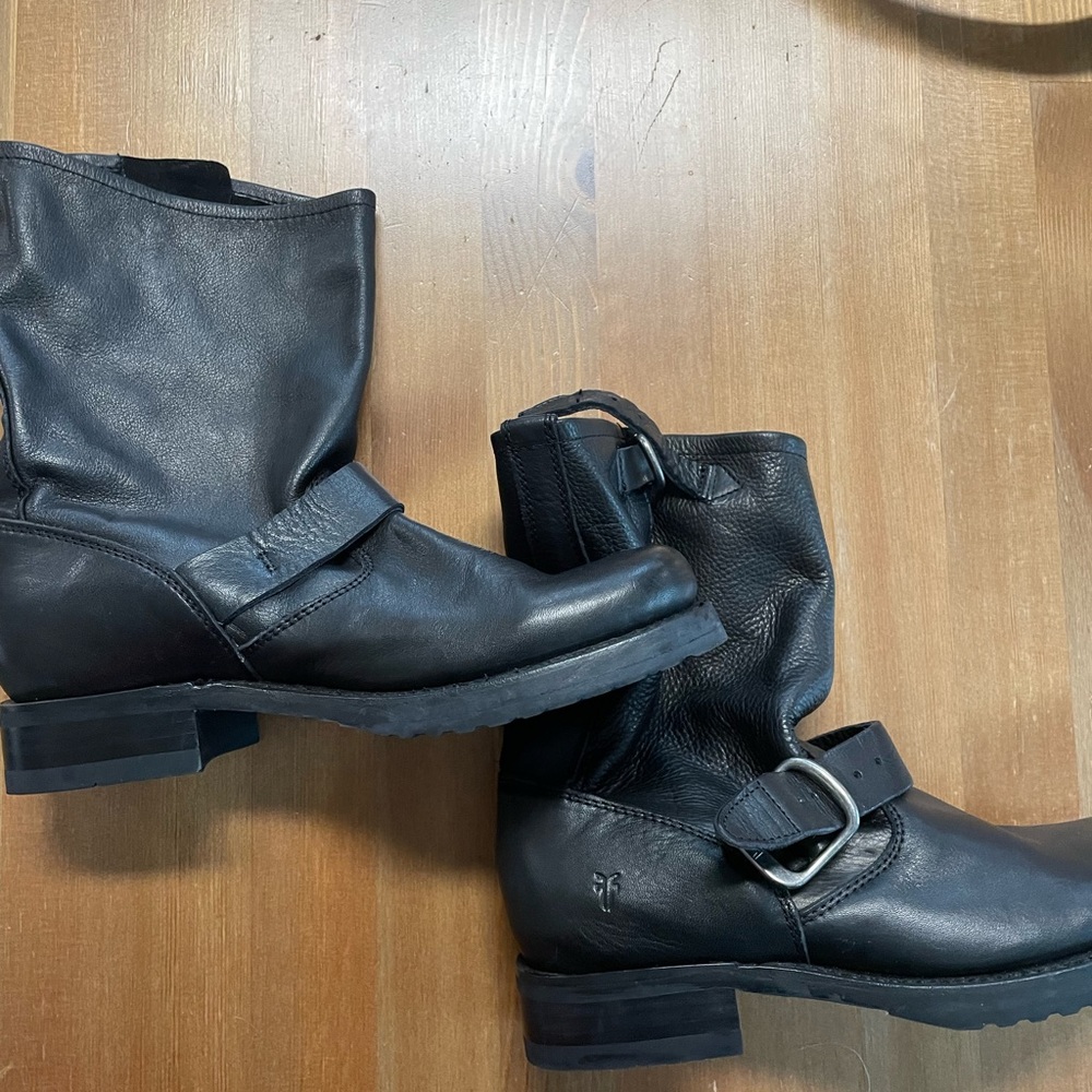 Women’s Frye Veronica black boots